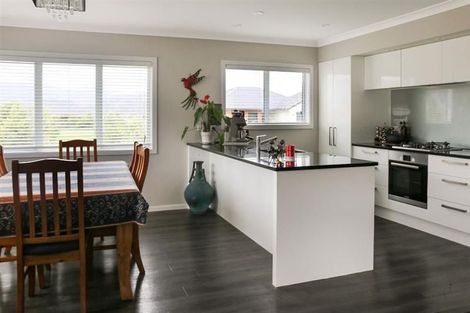 Photo of property in 101 Riverstone Drive, Riverstone Terraces, Upper Hutt, 5018