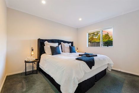 Photo of property in 14 Nirmal Place, Sunnyvale, Auckland, 0612