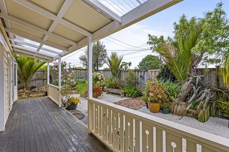 Photo of property in 40 Rangatira Road, Birkenhead, Auckland, 0626
