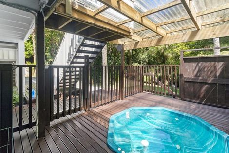 Photo of property in 20 Waima Crescent, Titirangi, Auckland, 0604