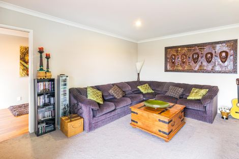 Photo of property in 33 Shera Street, Acacia Bay, Taupo, 3330