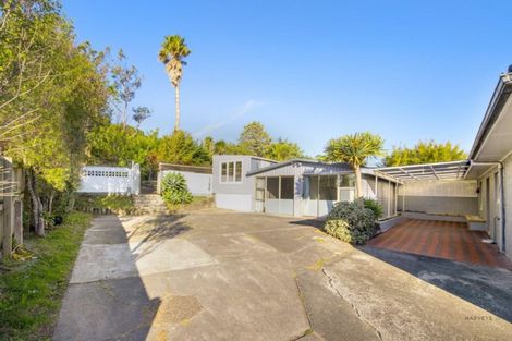 Photo of property in 32 Captain Scott Road, Glen Eden, Auckland, 0602