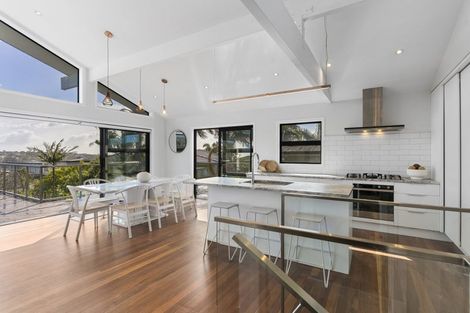 Photo of property in 12 Hyde Road, Rothesay Bay, Auckland, 0630