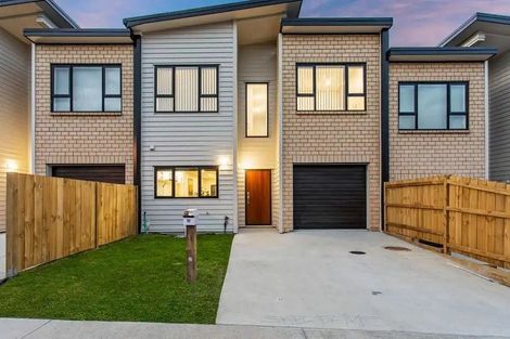 Photo of property in 16 Millcroft Lane, Ranui, Auckland, 0612