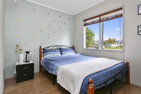 Photo of property in 308 Shakespeare Street, Leamington, Cambridge, 3432