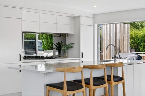 Photo of property in 7 Enfield Road, Hospital Hill, Napier, 4110