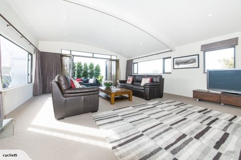 Photo of property in 33a Seacliffe Avenue, Belmont, Auckland, 0622