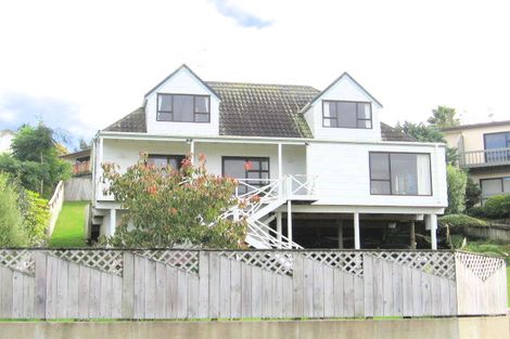 Photo of property in 9 Orewa Heights Crescent, Orewa, 0931