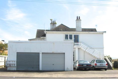 Photo of property in 16 Hine Street, New Plymouth, 4310