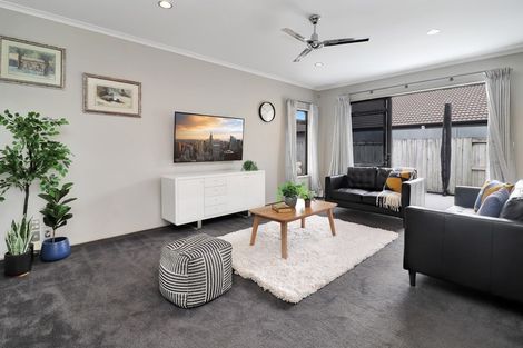 Photo of property in 102 Oriental Parade, Papamoa Beach, Papamoa, 3118