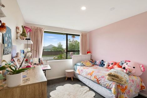 Photo of property in 28 Denise Crescent, Hornby, Christchurch, 8042