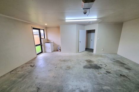 Photo of property in 11 Sunvista Avenue, Oteha, Auckland, 0632