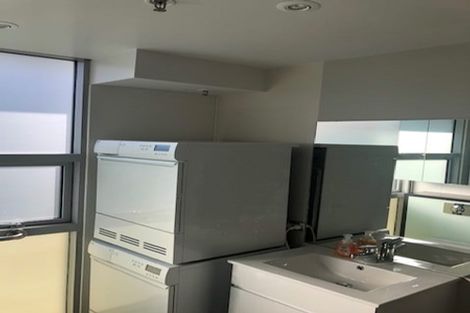 Photo of property in Summit Apartments, 9/184 Molesworth Street, Thorndon, Wellington, 6011