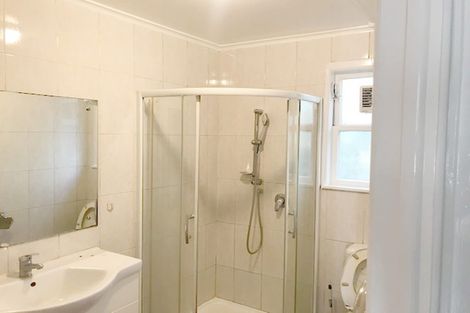 Photo of property in 4/12 Waiohua Road, Greenlane, Auckland, 1061