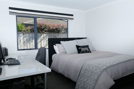 Photo of property in 64 Lorna Irene Drive, Raumati South, Paraparaumu, 5032