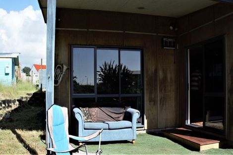 Photo of property in 1 Barclay Grove, Hokio Beach, Levin, 5571