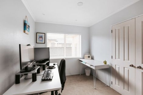 Photo of property in 587 Grenada Street, Papamoa Beach, Papamoa, 3118