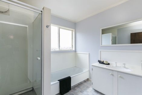 Photo of property in 17 Peterhouse Street, Tawa, Wellington, 5028