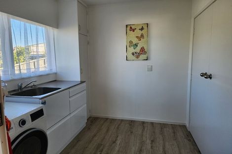 Photo of property in 24 Megan Avenue, Pakuranga Heights, Auckland, 2010