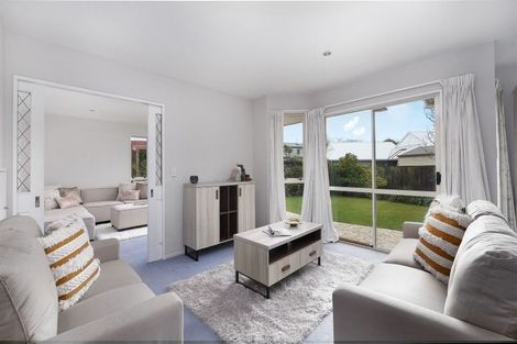 Photo of property in 10 Elmtree Close, Parklands, Christchurch, 8083