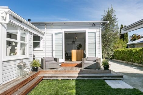 Photo of property in 105 Georges Drive, Napier South, Napier, 4110