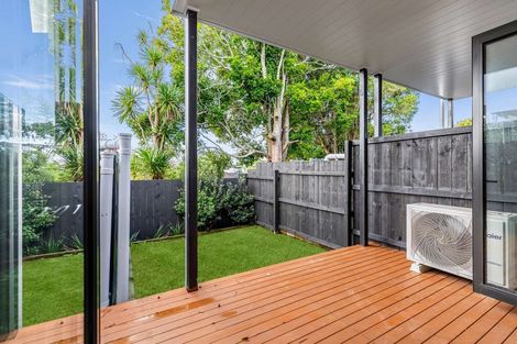 Photo of property in 3/32 Brandon Road, Glen Eden, Auckland, 0602
