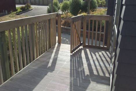 Photo of property in 5 Deptford Lane, Whitby, Porirua, 5024