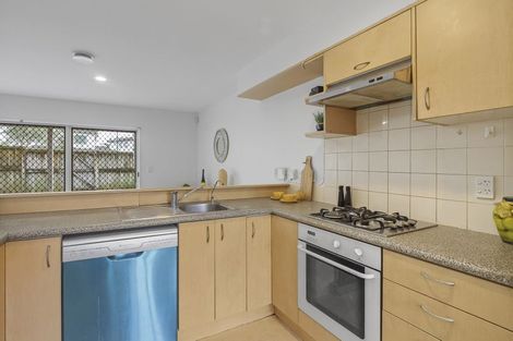 Photo of property in 2/23 Charlenne Close, Ranui, Auckland, 0612