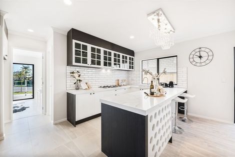 Photo of property in 70 Ksenia Drive, Flat Bush, Auckland, 2019