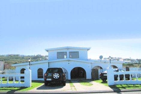 Photo of property in 12 Puaha Street, Takapuwahia, Porirua, 5022