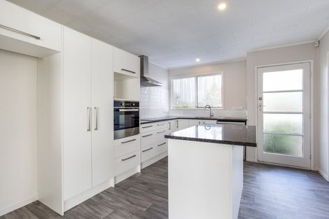 Photo of property in 42a Parakai Avenue, Parakai, 0830