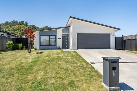 Photo of property in 17 Buddle Road, Wallaceville, Upper Hutt, 5018