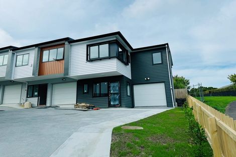 Photo of property in 5/16 Buisson Glade, West Harbour, Auckland, 0618