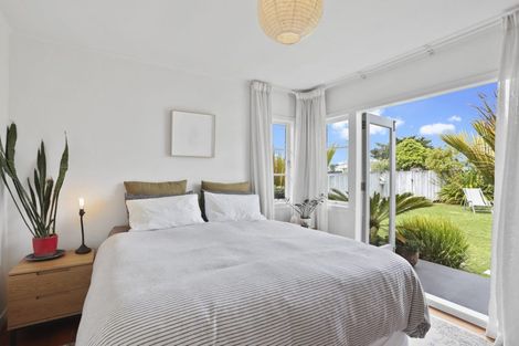 Photo of property in 8 Copley Street, New Lynn, Auckland, 0600