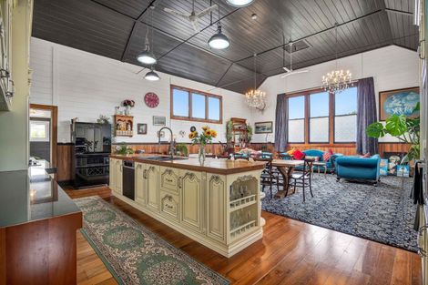 Photo of property in 105 High Street South, Eltham, 4322