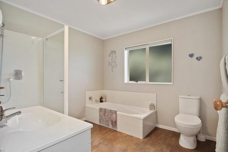 Photo of property in 27 Stella Drive, Clarks Beach, 2122