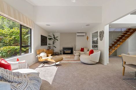 Photo of property in 136 Cheviot Road, Lowry Bay, Lower Hutt, 5013