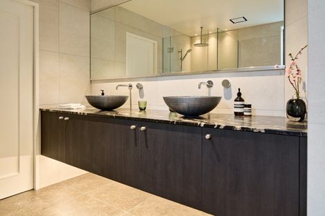 Photo of property in 3 Bayview Terrace, Oriental Bay, Wellington, 6011