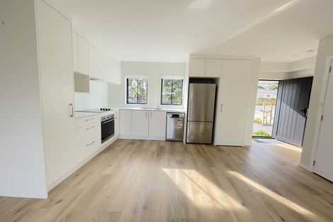 Photo of property in 10/15 Sunhill Road, Sunnyvale, Auckland, 0612