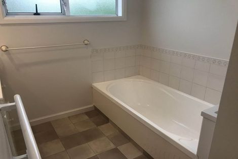 Photo of property in 2/460 East Coast Road, Windsor Park, Auckland, 0630