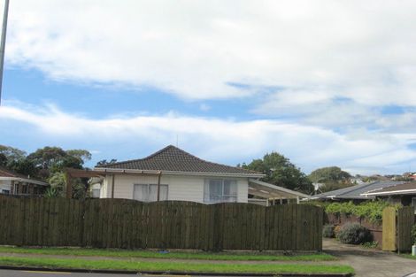 Photo of property in 38 Aviemore Drive, Highland Park, Auckland, 2010