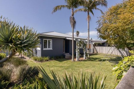 Photo of property in 77 Ngatai Road, Otumoetai, Tauranga, 3110