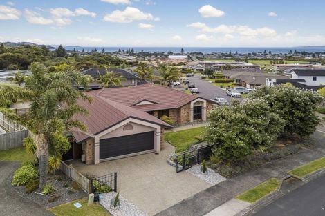 Photo of property in 1 The Ritz, Orewa, 0931