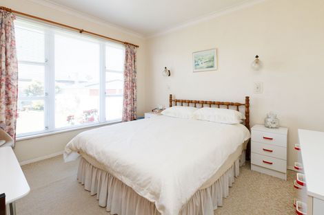 Photo of property in 35 Manchester Street, Takaro, Palmerston North, 4412