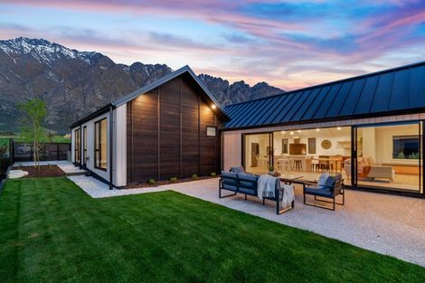 Photo of property in 19 Falconer Rise, Jacks Point, Queenstown, 9371