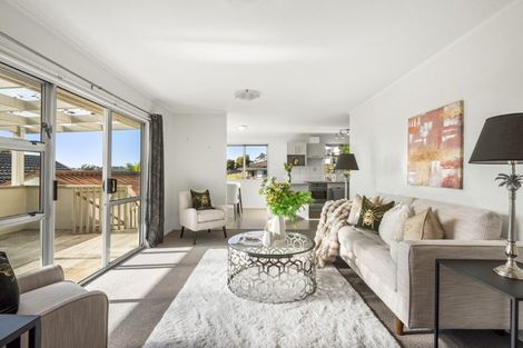 Photo of property in 3 Tesla Place, Totara Vale, Auckland, 0629