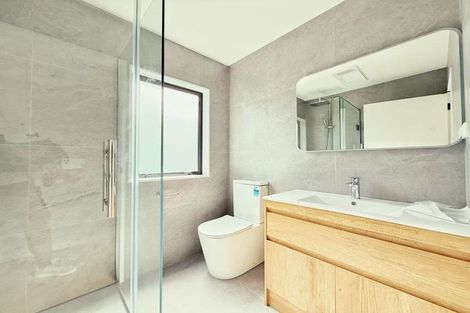 Photo of property in 7a Springside Place, New Lynn, Auckland, 0600