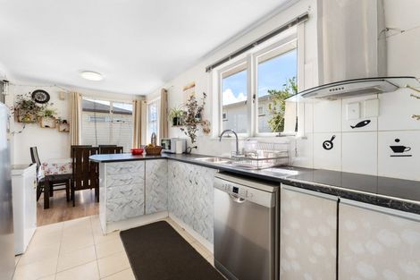 Photo of property in 8a Harrington Road, Henderson, Auckland, 0610