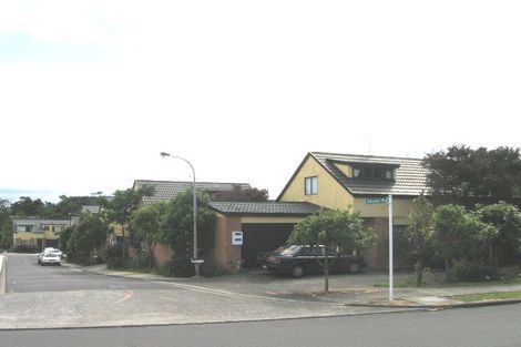 Photo of property in 16/1 Melview Place, New Lynn, Auckland, 0600