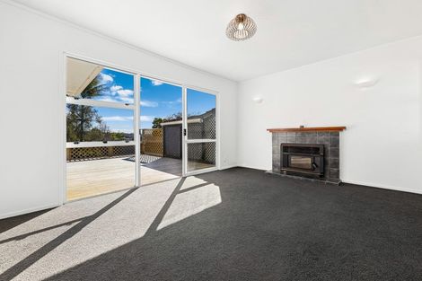 Photo of property in 33 Sunvue Road, Glen Eden, Auckland, 0602